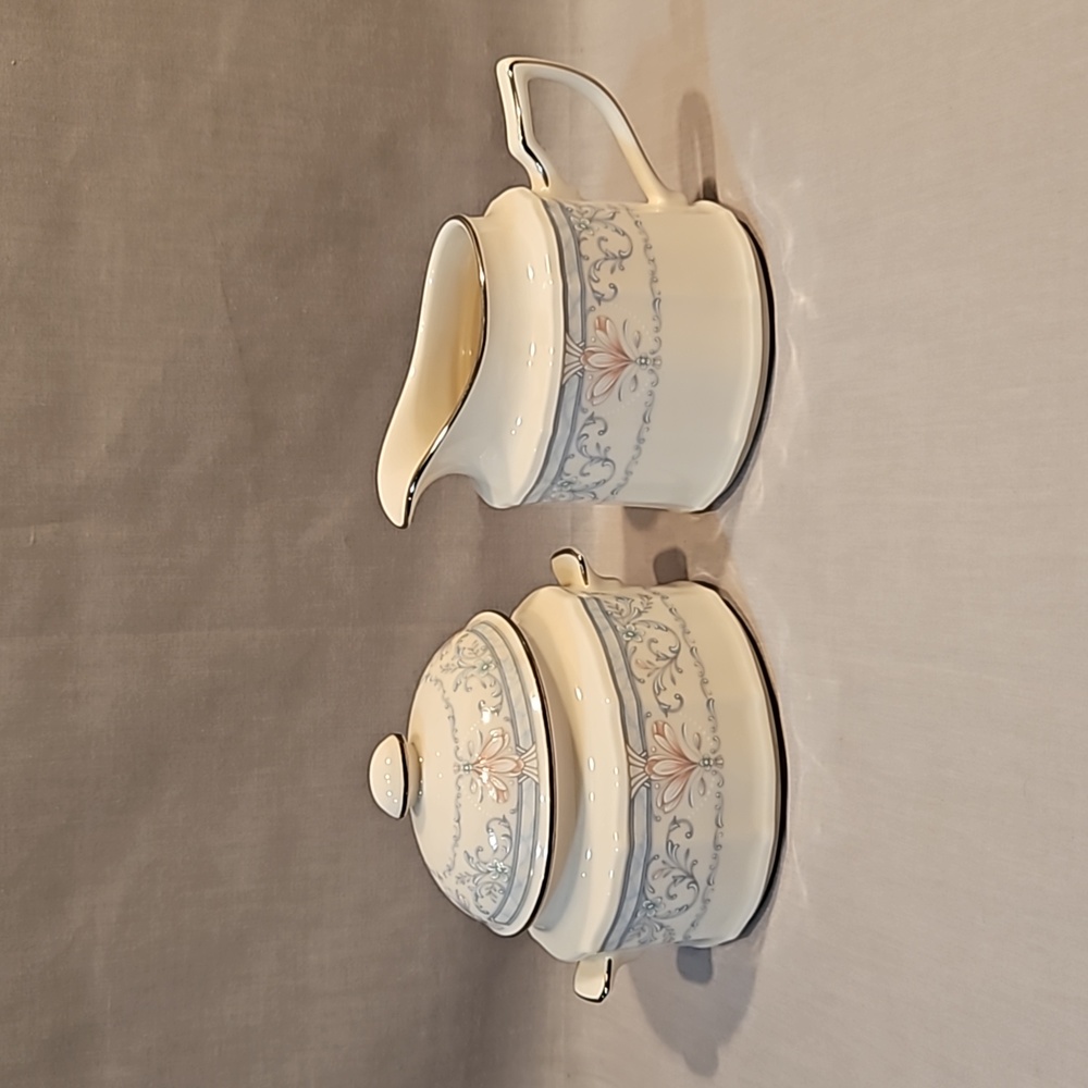 New Noritake Crown Flower 7324 Creamer & Sugar Bowl w/Lid Ivory China